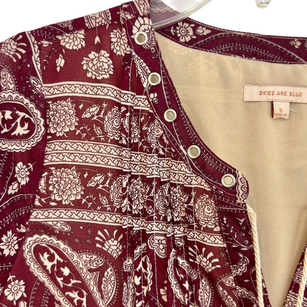Skies Are Blue Maroon Tan Paisley Tunic Top Pleated V Neckline Grommet Accent - Picture 11 of 16